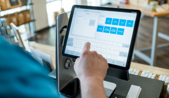 How POS Systems Help with Employee Management
